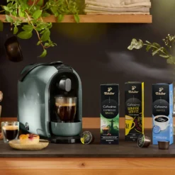 Tchibo Cafissimo Pure Kaffeemaschine Kapselmaschine Inkl. 30 Kapseln Für Caffè Crema, Espresso Und Kaffee, Arctic Green -KaffeeGlück Angebote cf15652e541304c647976b51e5ba96e2