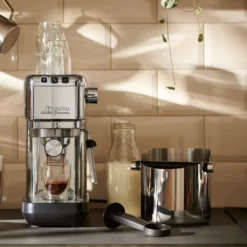 Tchibo Knock-Box Abklopfschale, Für Siebträger Espressomaschine, Zur Leichten Entsorgung Des Feuchten Kaffeesatzes, Silber / Schwarz, Edelstahl Und Gummi 12 Tchibo Knock-Box Abklopfschale, Für Siebträger Espressomaschine, Zur Leichten Entsorgung Des Feuchten Kaffeesatzes, Silber / Schwarz, Edelstahl Und Gummi -KaffeeGlück Angebote db6b8c4c6e5743f611d8f8bf1f8e9a65