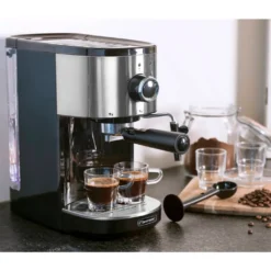 Bestron Espressomaschine Für 2 Tassen, Kolbenmaschine Mit Schwenkbarer Dampfdüse, Inkl. Integriertem Tassenwärmer, Herausnehmbarem Wassertank & 15 Bar Pumpendruck, 1.450 Watt, Farbe: Silber -KaffeeGlück Angebote e836fef30572c9be630b46d61949a36b